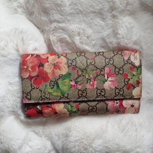 Gucci Beige and Pink Floral Wallet